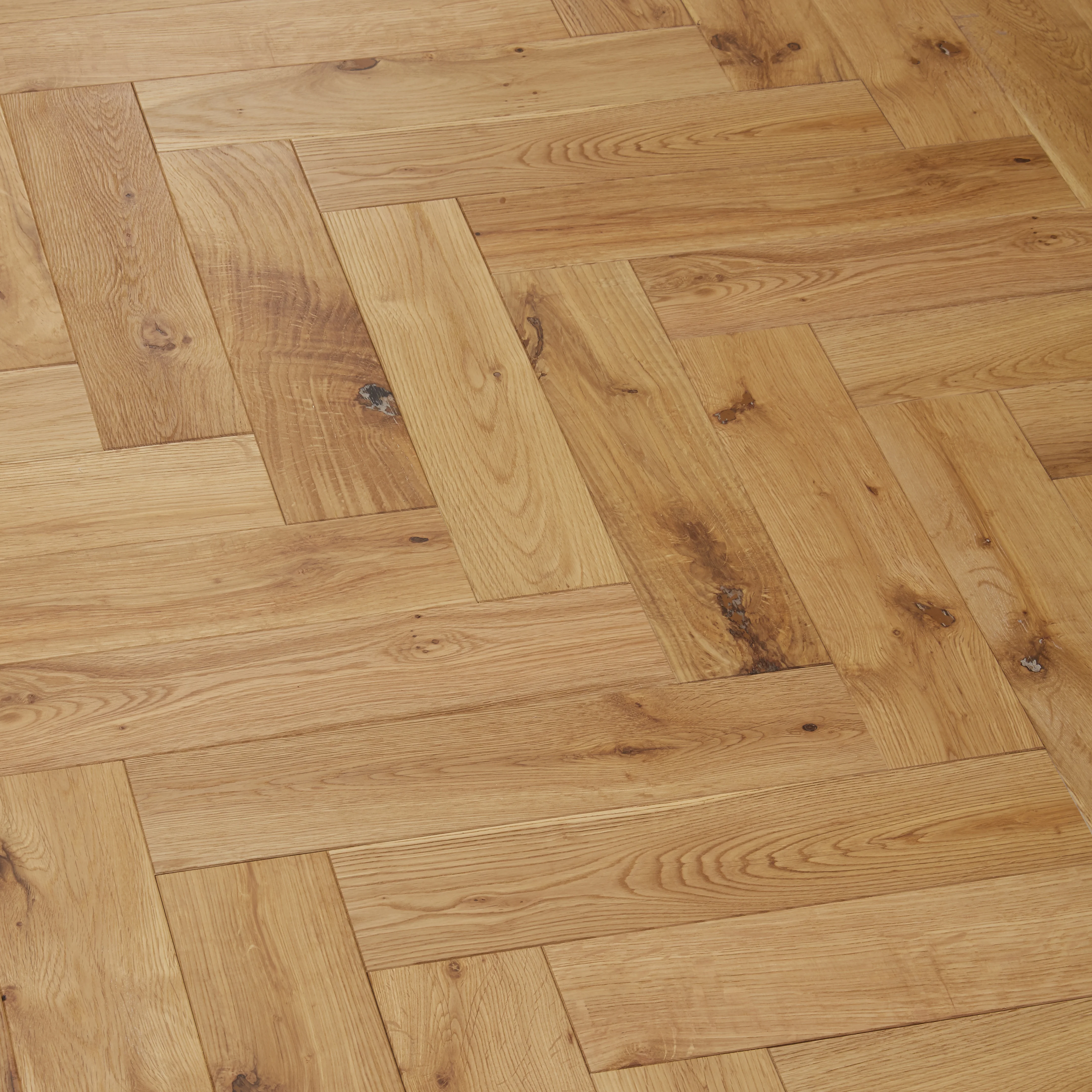 Derwent Classic Oak Brushed & UV Lacquered Herringbone 14mm
