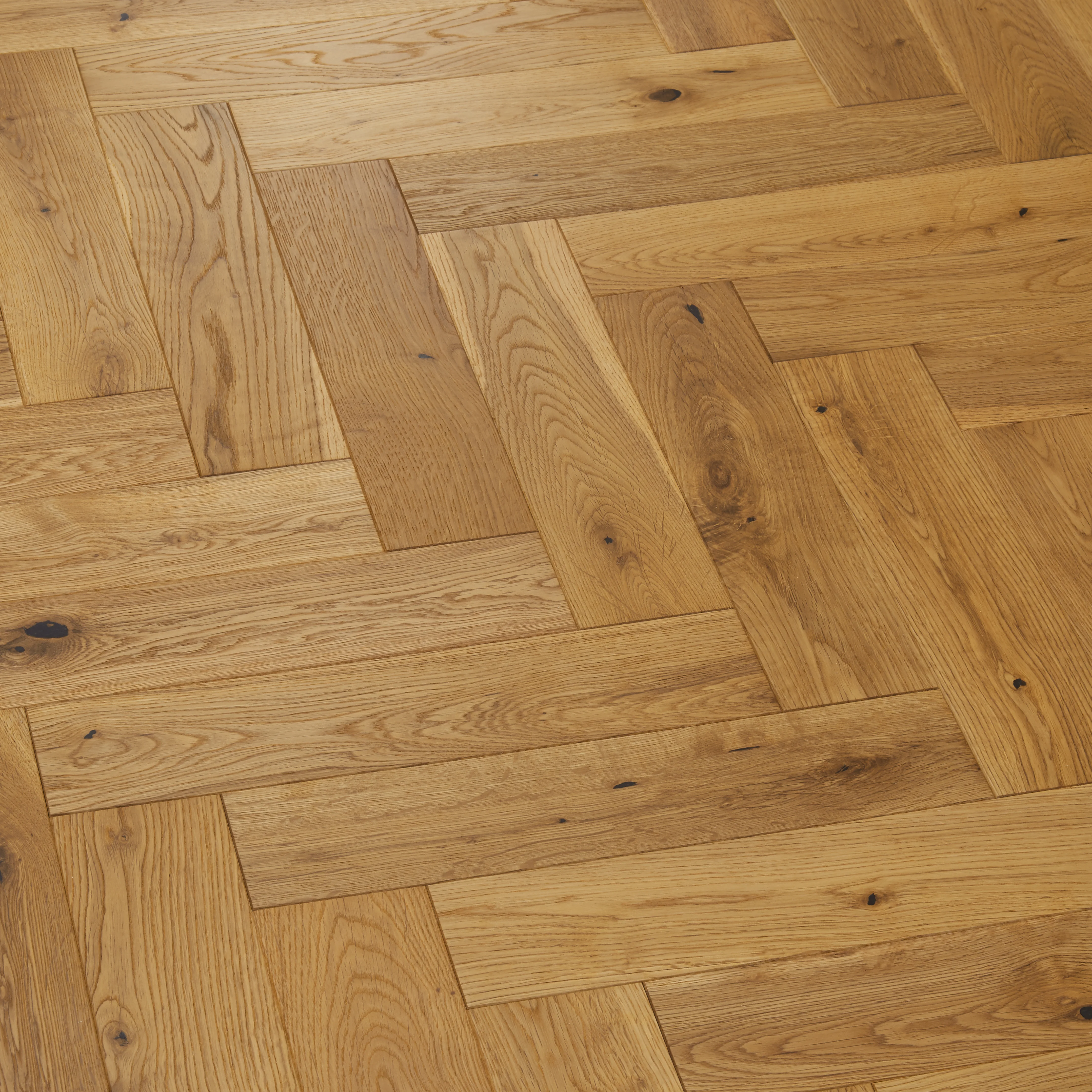 Derwent Malt Oak Light Smoked Brushed & UV Lacquered Herringbone 14mm